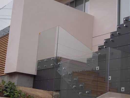 Регулируемыми стеклянными финиш установки почищенный щеткой тупиками поверхностный для загородки балкона