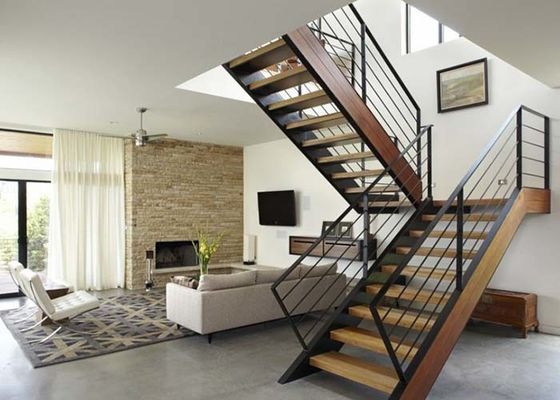Дизайн домочадца лестницы прямого полета древесины бука полуфабрикат